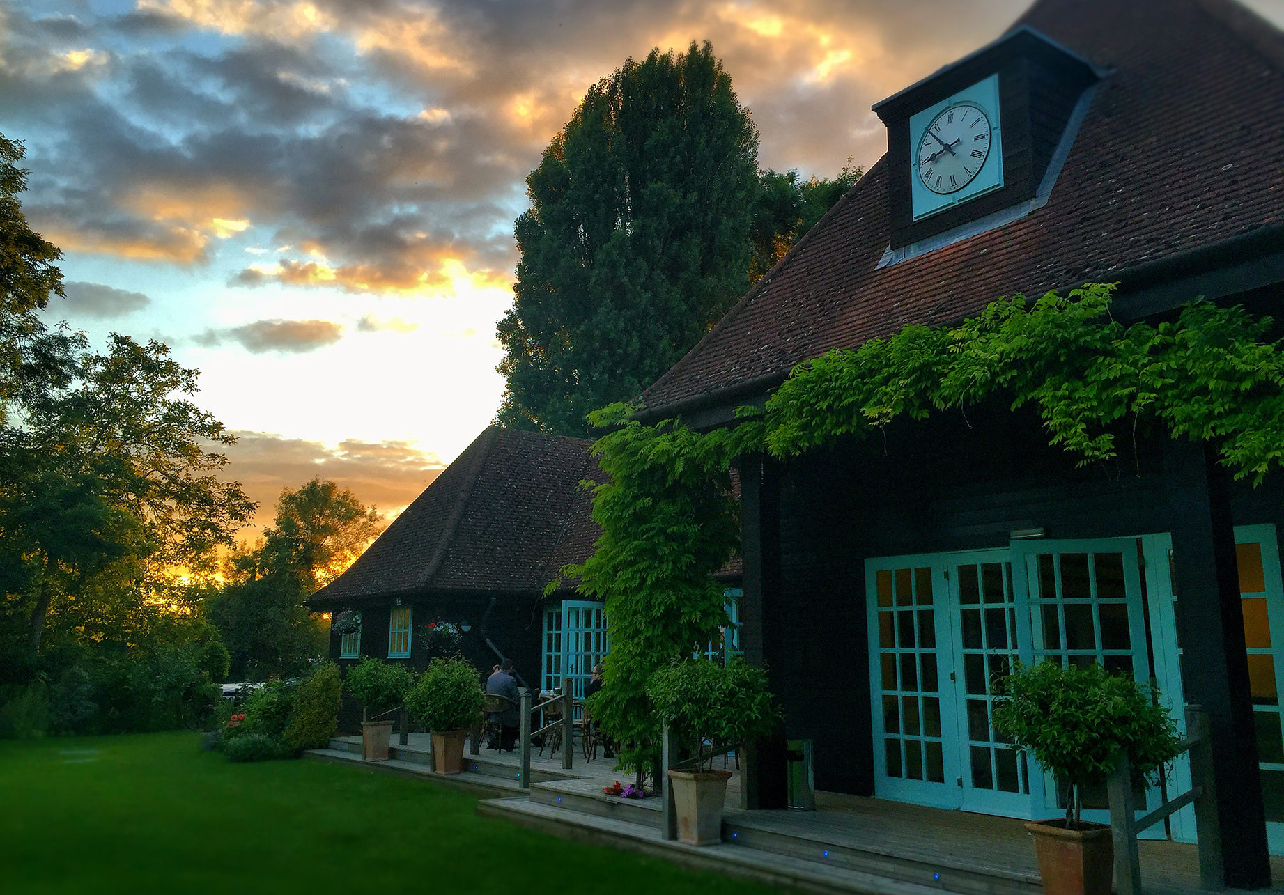  On the river Thames, Queens Eyot, a stunning island venue 